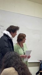 El Rubius se presenta a una clase de noruego