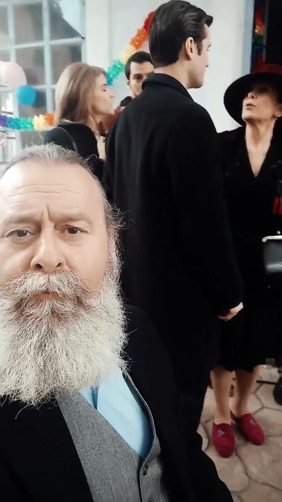 Άγριες μέλισσες: Χαμός στο Διαφάνι! Δείτε τι έγ...