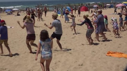 ILLAWARRA MERCURY Sneak Peek of Austinmer Flash Mob