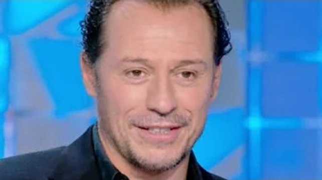 Vita privata di Stefano Accorsi: età, altezza e peso dell'attore stasera protogonista di Vostro Onor