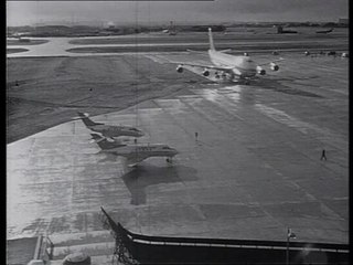 First Qantas 747-238 Arrival in Sydney 1