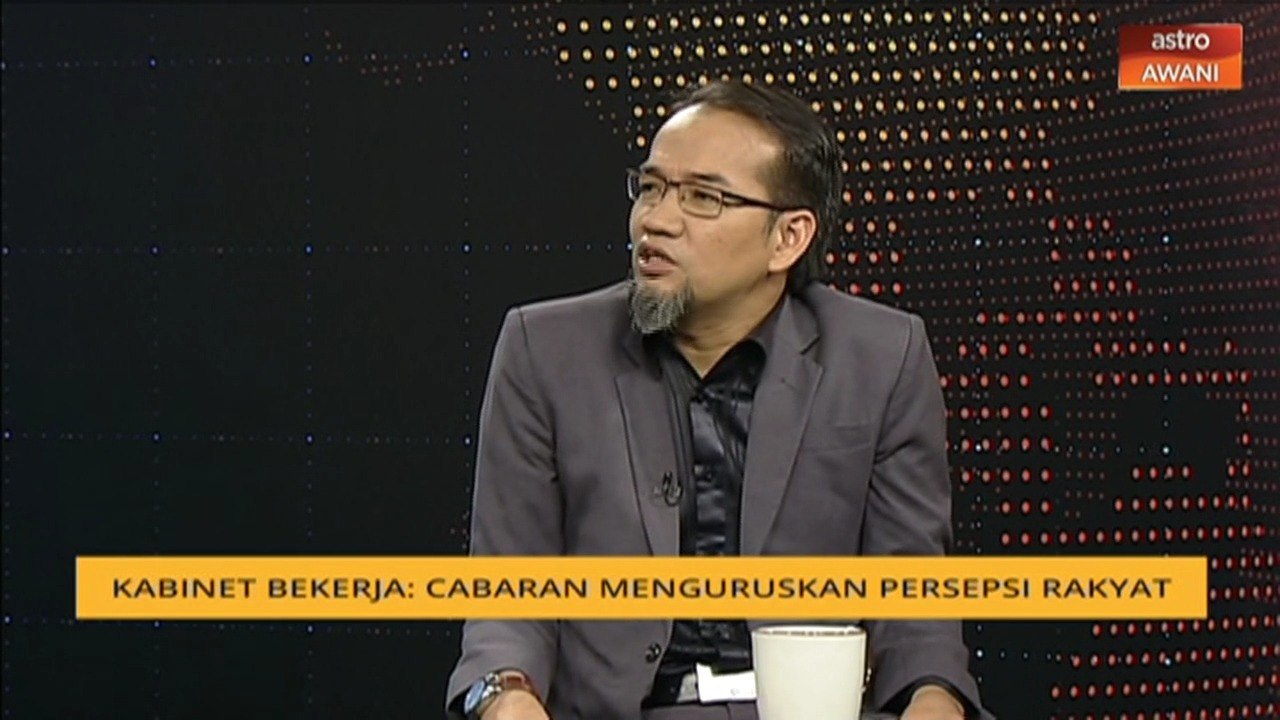 Menangi hati pengundi muda