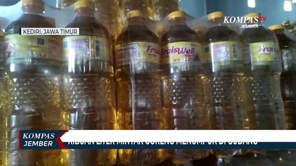 Ribuan Liter Minyak Goreng Menumpuk di Gudang Distributor