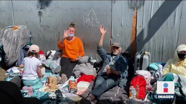 Niños mexicanos y ucranianos conviven en mini campamento en la Garita