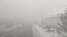 İstanbul'un bazı ilçelerinde kar etkili oluyor - Taksim - Beylikdüzü