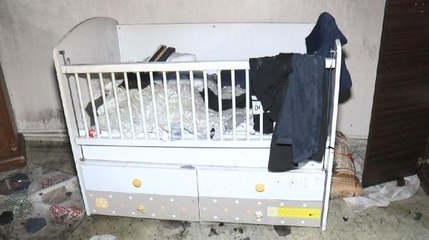 SULTANGAZİ'DE HAREKETLİ ANLAR... ŞİMDİ DE EVİ ATEŞE VERDİ