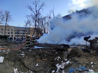 Son dakika haber | Rusya Kiev'de yerleşim bölgesini vurdu: 1 ölü, 4 yaralı