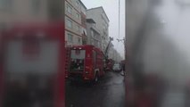 Maltepe'de 8 katlı binada çıkan yangında 2 kişi dumandan etkilendi