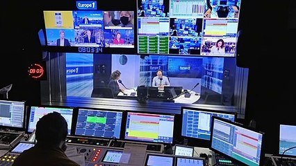 Programme d'Emmanuel Macron : plusieurs tacles à ses concurrents pendant sa présentation