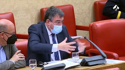 Aitor Esteban protesta por los tiempos en la comisión de Exteriores