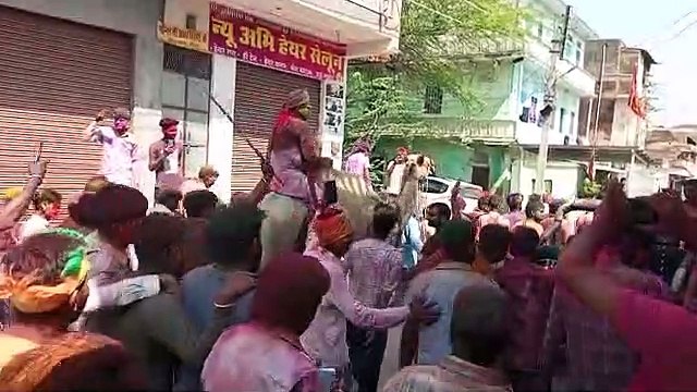दूल्हे की बारात के साथ निकली शव यात्रा, पूरा कस्बा हुआ शामिल