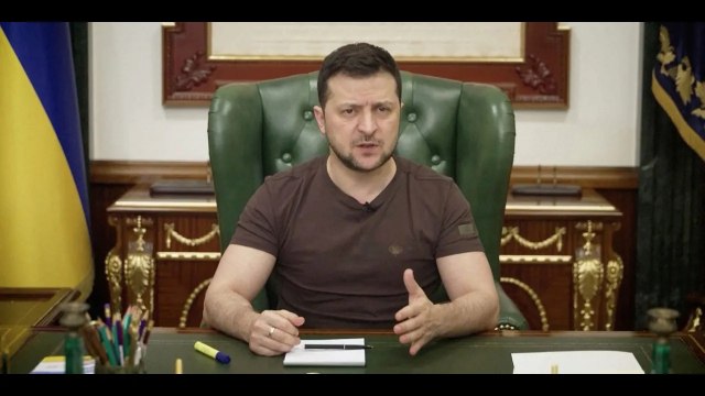 Crise en Ukraine : Zelensky assure que l'Ukraine tient encore face à la Russie