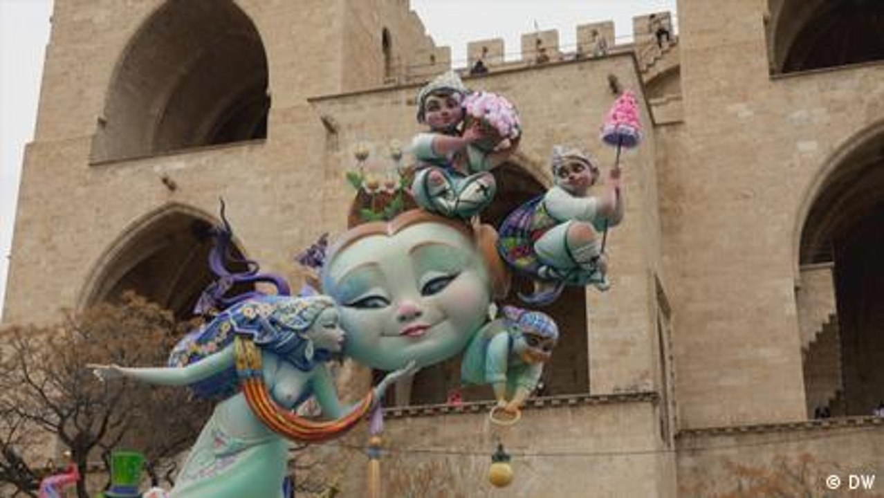 Streetartist Dulk beim Volksfest 'Las Fallas'