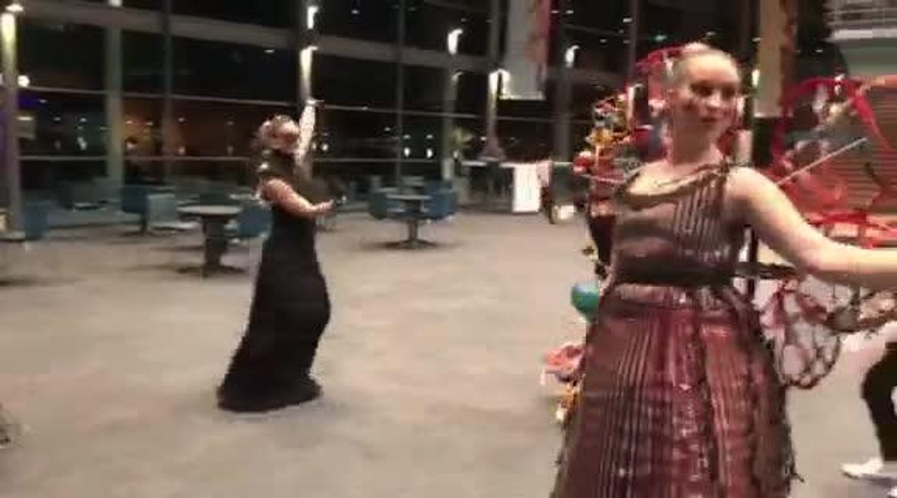 video-1501933950