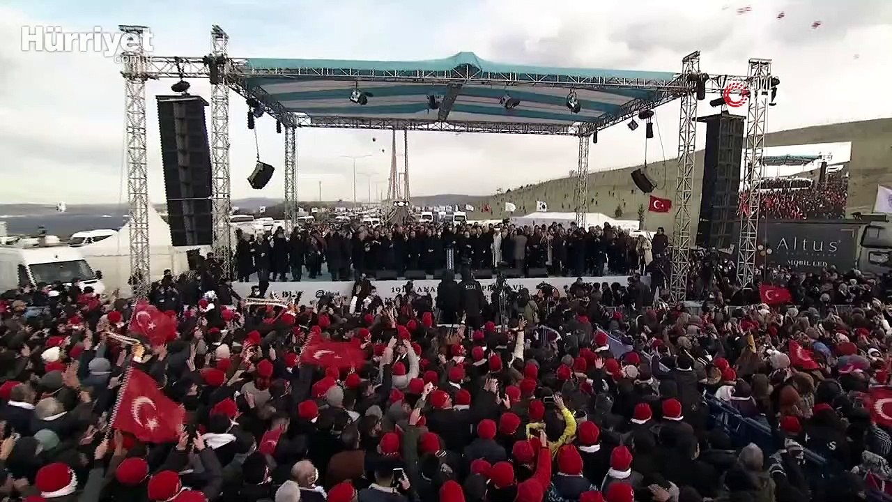 Türk Yıldızları'ndan 1915 Çanakkale Köprüsü'nde nefes kesen gösteri