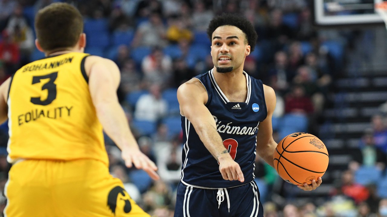 #12 Richmond Pulls Off Upset Against #5 Iowa