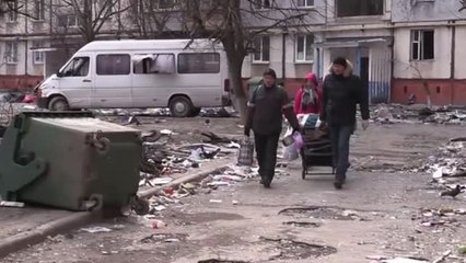 El asedio ruso arrasa la vida en Mariupol