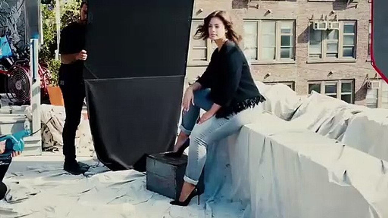 Ashley Graham : voluptueuse et sexy pour Marina Rinaldi !