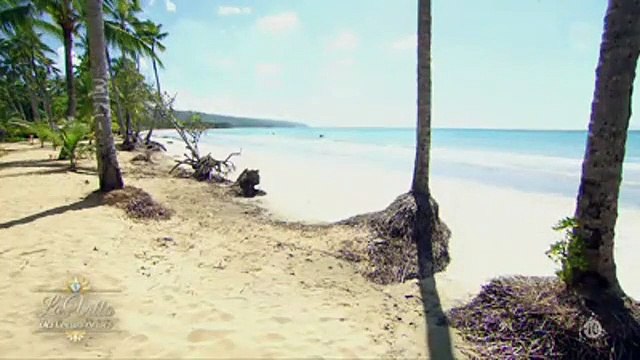 La Villa des coeurs brisés 2 : Tara drague Flo et Anaïs embrasse un candidat !