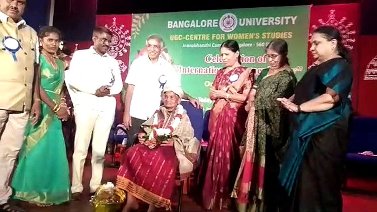 कर्नाटक : लड़कियां किसी भी क्षेत्र में लड़कों स...
