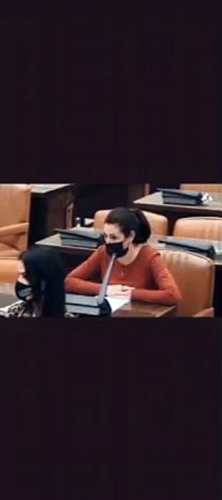 No, no les entendemos