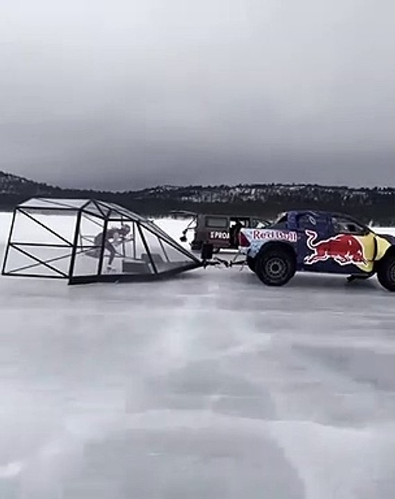 Patinage de vitesse à plus de 100 kmh (Nouveau record du monde par Kjeld Nuis)