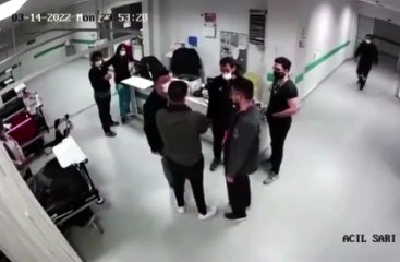 Görüntüler ortaya çıktı; darbedildiği öne sürülen doktor hakkında soruşturma başlatıldı