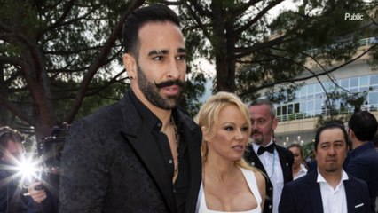 Adil Rami célèbre son anniversaire avec deux starlettes de la télé-réalité française