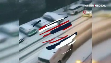 Beşiktaş'ta kayganlaşan yolda kayan otomobil, kadını metrelerce sürükledi