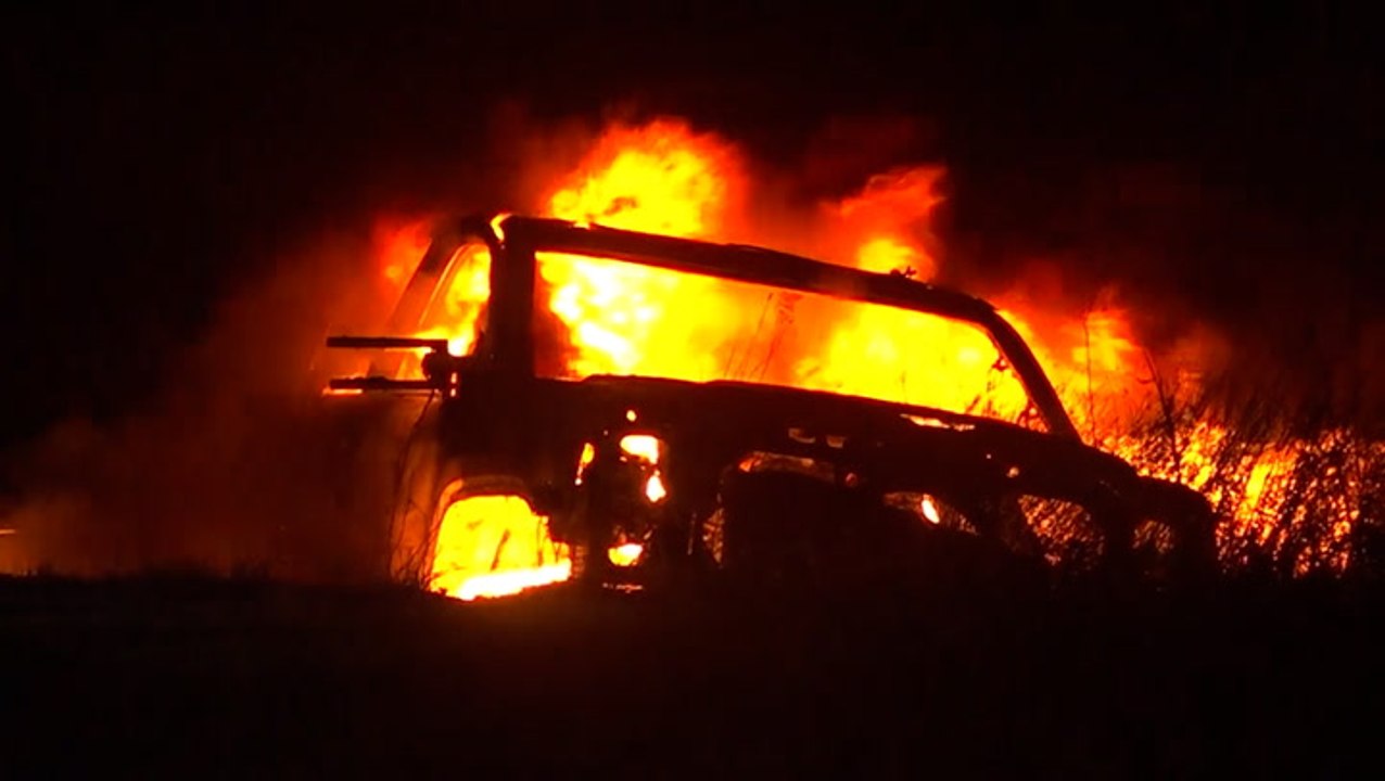 Homes destroyed, deputy killed during Texas fire evacuation