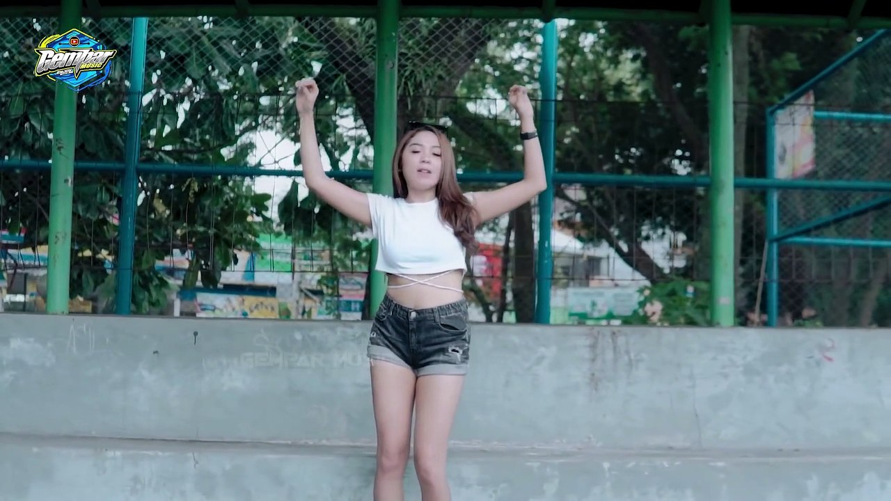 DJ TERBARU YANG PALING DI CARI CARI - ALWAYS REMEMBER US THIS WAY SLOW BASS PARTY