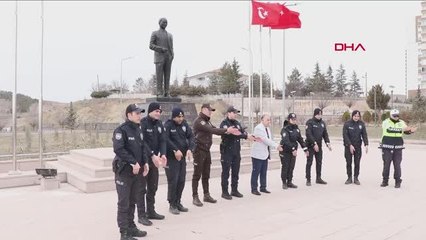 Son dakika haber... KIRIKKALE'DE POLİSLERDEN İŞARET DİLİYLE 'ÇANAKKALE TÜRKÜSÜ'