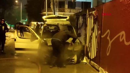 TUZLA'DA PARK HALİNDEKİ HAFİF TİCARİ ARAÇ YANDI