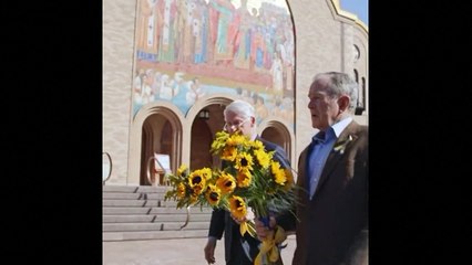 Clinton e Bush mostram solidariedade com a Ucrânia