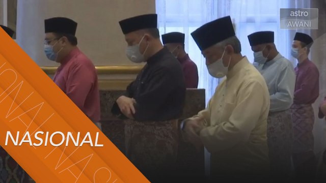 Agong Solat Sunat Aidilfitri bersama 30 jemaah di Istana Negara
