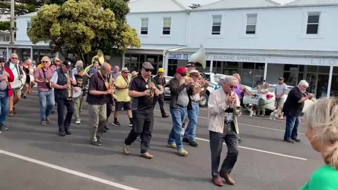 Warrnambool Standard - Jazz Festival Street Parade