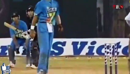 10 Funniest and Worst Balls in Cricket History