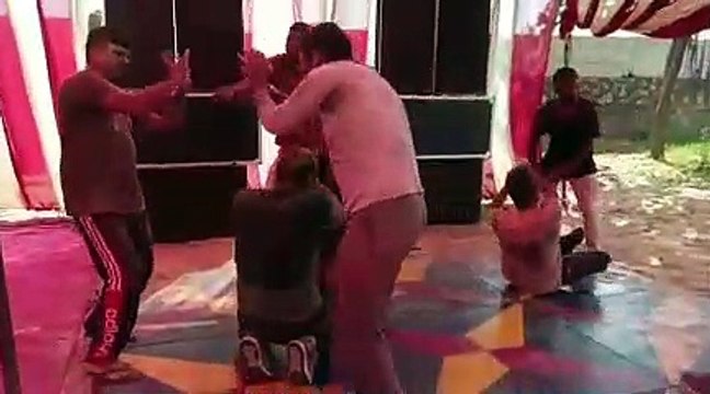 Video पुलिसवालों का ये नागिन डांस तेजी से हो रहा वायरल. ये नहीं देखा तो कुछ नहीं देखा