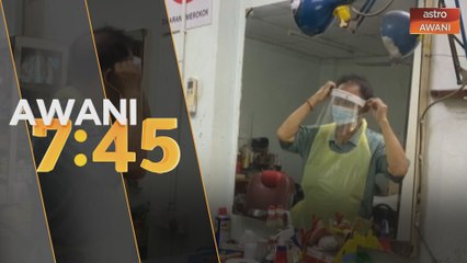 Tukang gunting rambut sudah sedia 'beraksi'