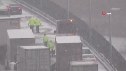 Son dakika: Büyükçekmece TEM Otoyolu'nda zincirleme kaza