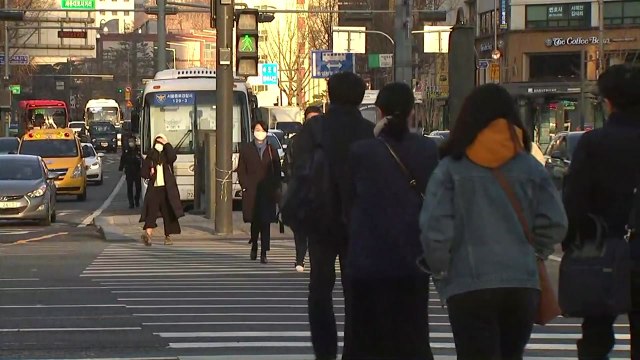 [날씨] 전국 곳곳 눈비, 강원 산간 많은 눈...내일 '꽃샘추위' / YTN