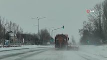 Erzurum'un Aşkale ilçesi güne yoğun kar yağışı ile başladı