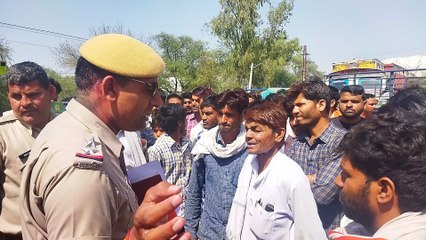 राजस्थान में किसानों ने दो राजमार्ग जाम किए