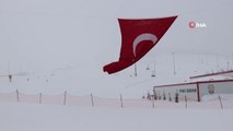 Mart'ta kar kalınlığı 145 santimetre oldu, kayak severler Yıldız Dağı Kış Sporları ve Turizm Merkezi'ne koştu