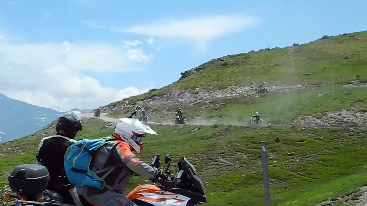 LC8 Rally group start