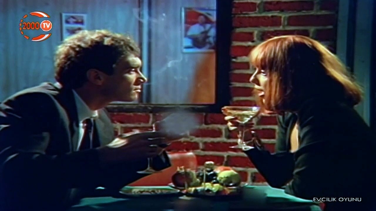 Evcilik Oyunu (1988) Ahu Tuğba _ Tarık Tarcan