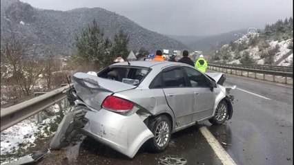 Bilecik'te zincirleme trafik kazasında bir çocuk öldü, 6 kişi yaralandı