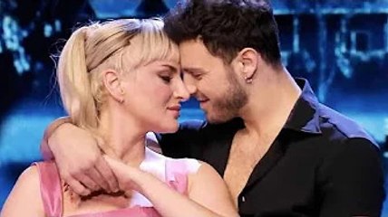 Vito Coppola viene allo scoperto con Arisa: "Ci piacciamo tantissimo ma non siamo fidanzati" L'ultim