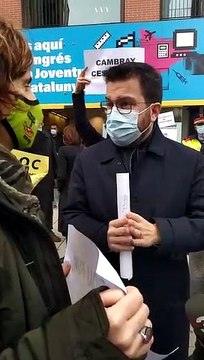 Profesores acuden a un acto con Aragonès para pedirle que medie con Cambray