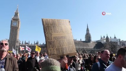 Londra'da ırkçılık karşıtı protesto